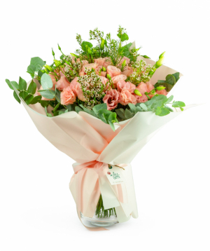 Bouquet `Buchine` with lisianthus