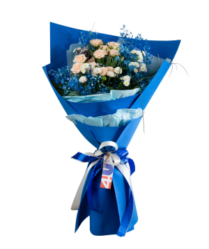 Ծաղկեփունջ «Լանգեկարե» փնջային վարդերով և գիպսաֆիլաներով