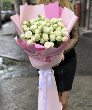 Bouquet ''Mutare'' with spray roses