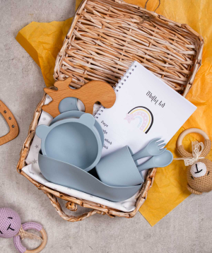 Gift box №173 for newborn with tableware