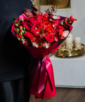 Bouquet «Avenue Des Fleurs» with roses №77