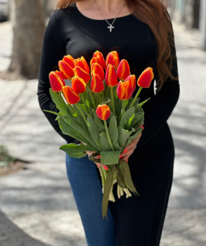 Букет «Cataleya» с тюльпанами №77