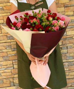 Bouquet  `Sorong` with roses