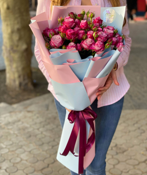 Bouquet `Livni` spray roses