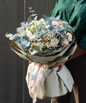 Bouquet «Caprice» with spray roses №51