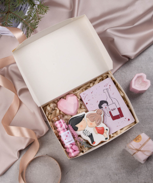 Gift box «THE BOX» №371 Love wins