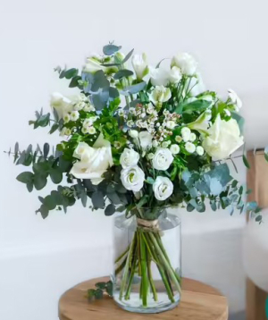 France. bouquet №064 with roses and lisianthus