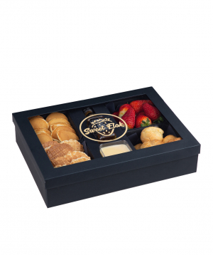 Подарочная коробка ''Sweet Elak'' с конфетами и фруктами
