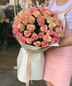 Bouquet `Winnipeg` with roses 49 pcs