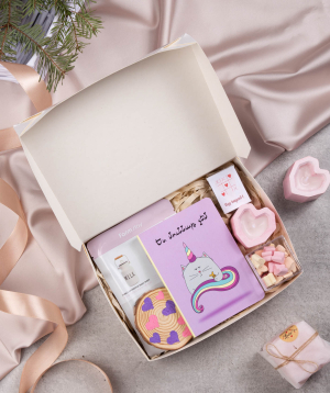 Gift box «THE BOX» №373 Love wins