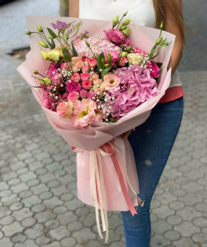 Bouquet `Vervio` with  spray roses and lisianthus