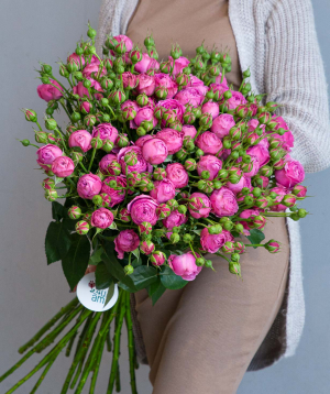 Кустовые розы, розовые, 70 см