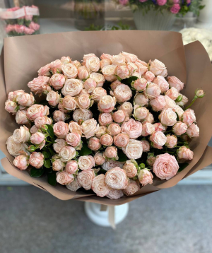 Moscow․ bouquet №367 with bush roses