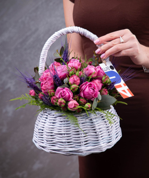 Composition «Skorpios» with spray roses