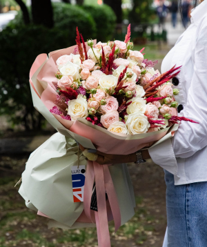Bouquet «Allmannsweiler» with roses