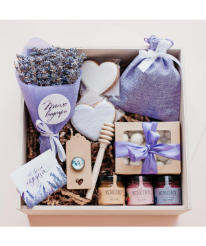Moscow. Gift box №053 Lavender cloud