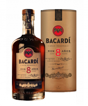 Rum `Bacardi` 8 y 700 ml