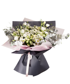 Bouquet ''Loreglia'' with spray roses and lisianthus