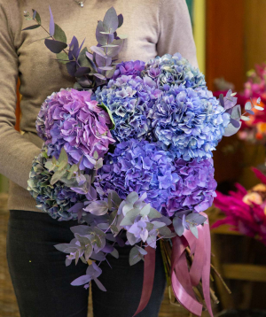 Bouquet ''Estavayer'' with hydrangeas