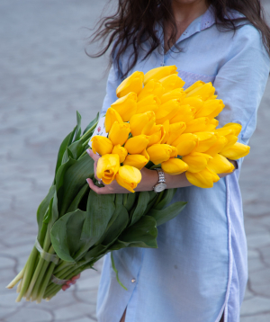Букет `Хелен` с тюльпанами