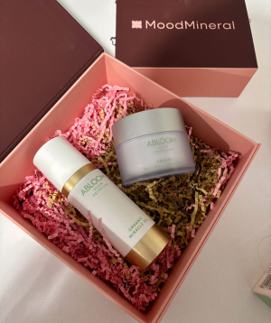 Gift Box with Skincare Products №4