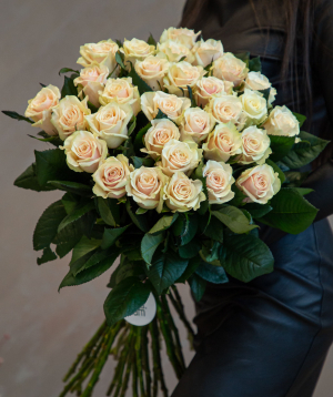 Розы «Talea» 29 шт, 80 см
