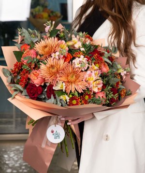 Bouquet ''Akron'' with roses and alstroemerias