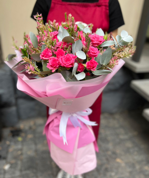 Bouquet `Inta` with roses