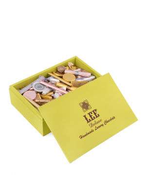 Collection `Lee Deluxe` in a wooden box, yellow