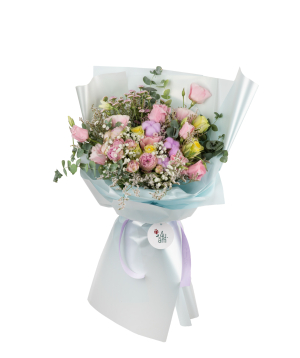 Bouquet `Hincesti` of roses, lisianthus, chrysanthemums and cotton