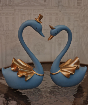 Statuette «Moonlight» Swans, 23 cm, blue