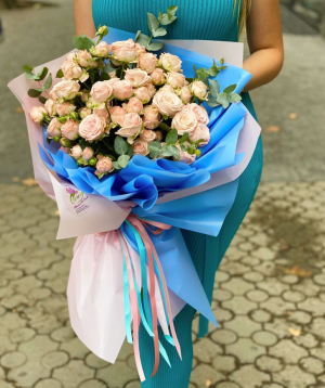 Bouquet `Chitose` with roses