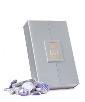 Collection `Lee Deluxe` in a cardboard box, medium