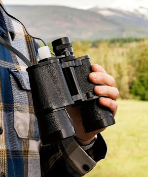 A bottle in the shape of a telescope «Gift Store»