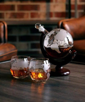 Whiskey set «Creative Gifts» bottle and glasses