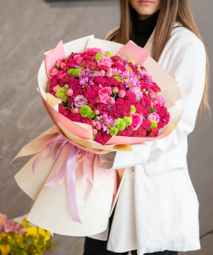 Bouquet ''Como'' with roses and chrysanthemums