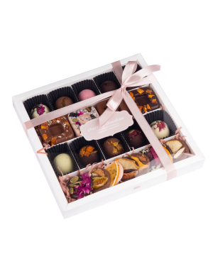 Sweet box ''Cheer&Chocolate'' №3