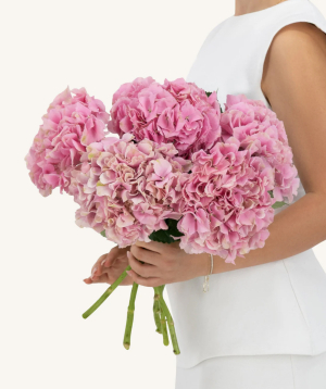 Dubai. bouquet №105 with hydrangeas