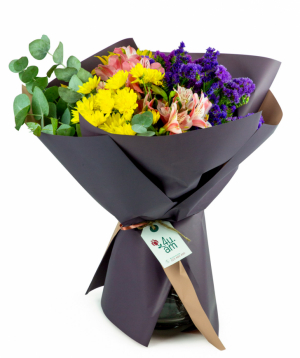 Bouquet `Kaluzo` with chrysanthemums and alstroemerias