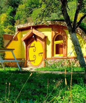 Rest in «Cozy House» hotel, for 2 people, 1 day