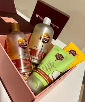 Gift Box with Skincare Products №5