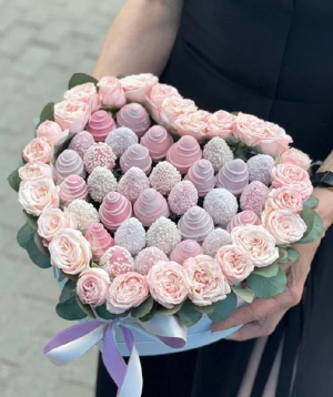 Moscow․ composition №149 with chocolate-covered strawberries Purple