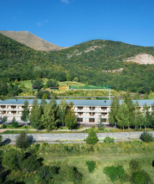 Rest in «Crystal Resort» hotel, Big Cottage, for 6 people, 1 day