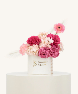 Dubai. composition №130 with roses and hydrangeas