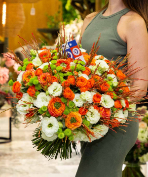 Bouquet «Babase» with lisianthus and roses