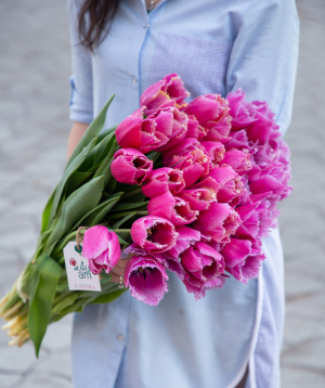 Bouquet `Newnan` with tulips