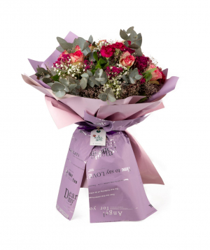 Bouquet `Miraflores` with roses and gypsophilas