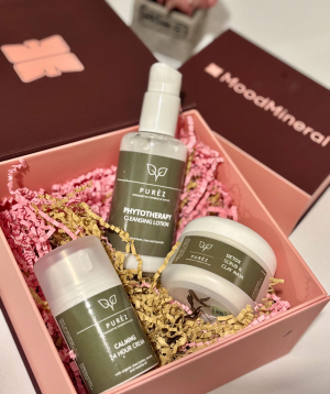 Gift Box with Skincare Products №9