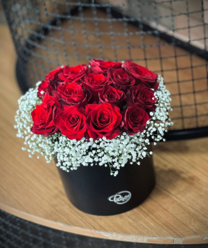 Flower arrangement «Punj» №87 with roses and gypsophilas