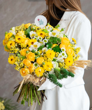 Bouquet ''Cagli'' with spray roses and chrysanthemums